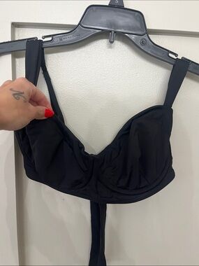 Monday Swimwear Black Underwire Bikini Top